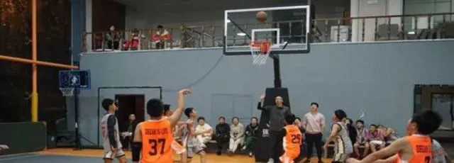 刻苦训练篮球时如何避免受伤的建议_2